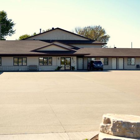 Dutch Country Inn Kalona Exterior photo